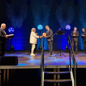 Prezent dla Adullam utrafiony w dziesiątkę