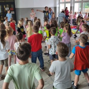 Oglądanie misia pandy i warsztaty z krzyczenia