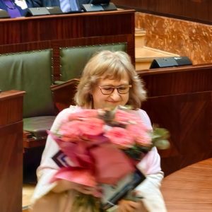 Dowód uznania za 30 lat ochrony dzieci i rodzin